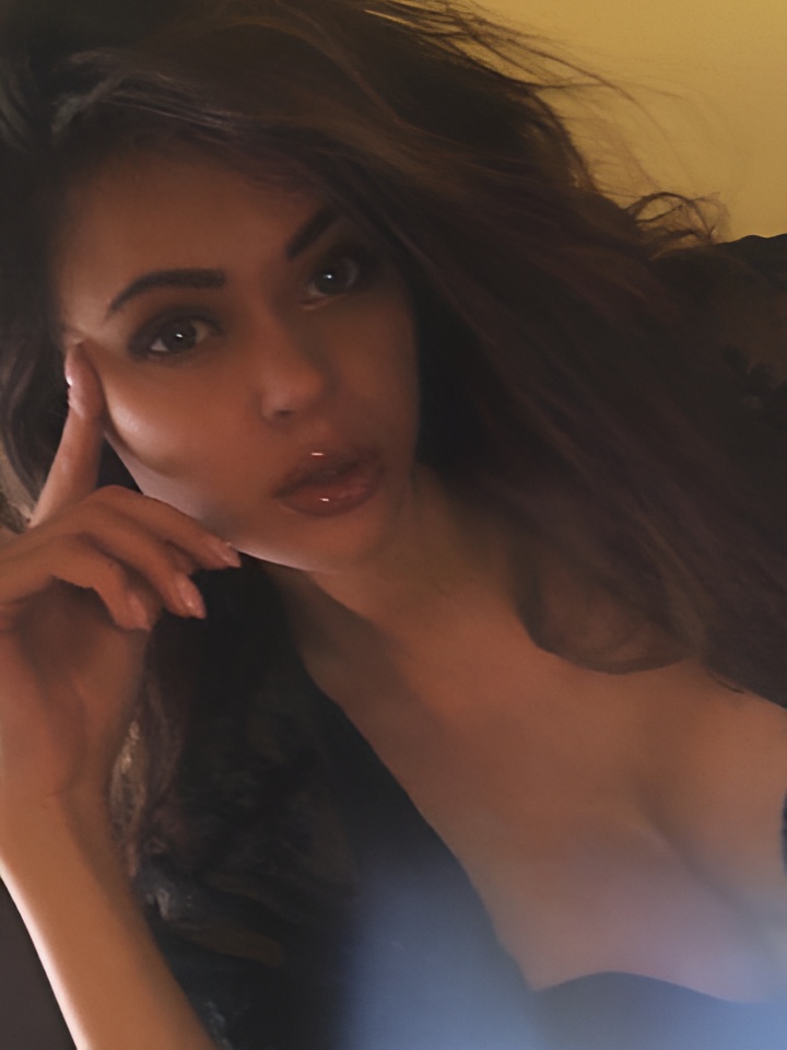 Зита привлекальеная девушка из Ессентуков цена от 3000 руб