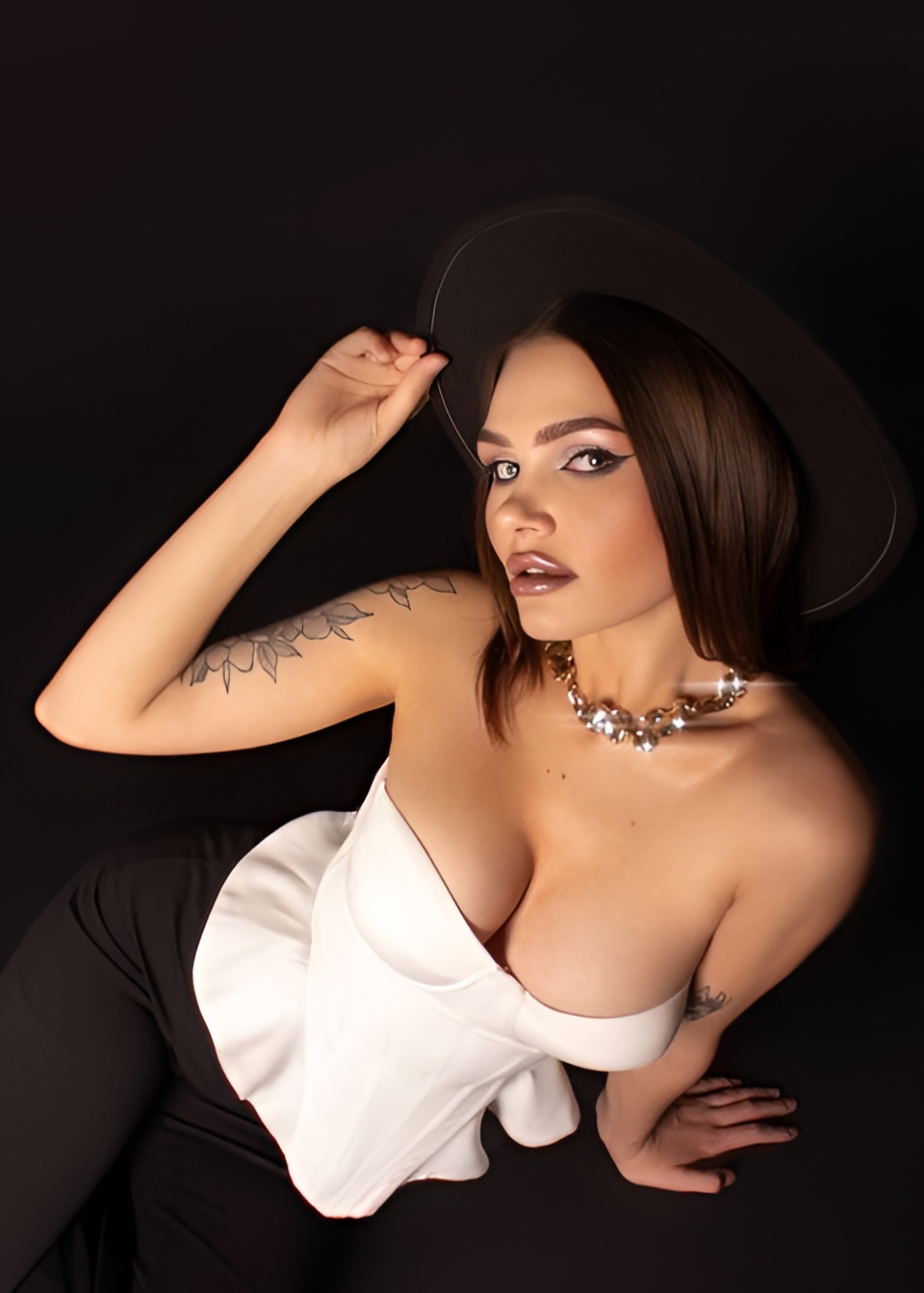 Яна привлекательная девушка из Ессентуков цена от 6000 руб