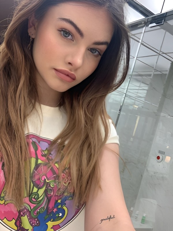 Ева привлекательная девушка из Ессентуков цена от 1500 руб