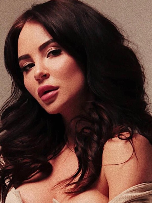 Изольда привлекательная девушка из Ессентуков цена от 3000 руб